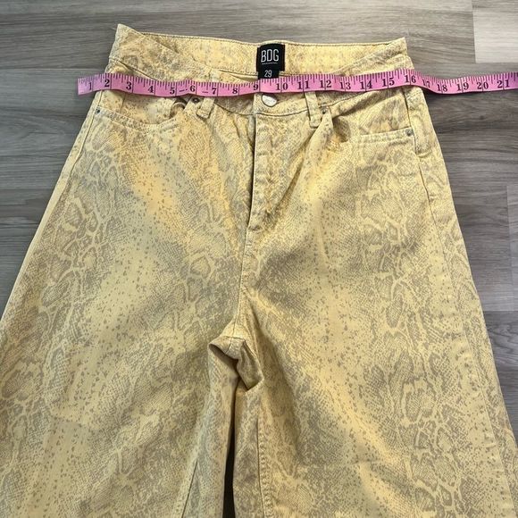 Urban Outfitters BDG 29 Yellow Snakeskin Super Flare Leg Jeans - Picture 10 of 15